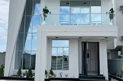 Detached duplex for sale  Upscale, Neatly Executed 5 Bedroom Detached Duplex with Pool Lekki, Lagos