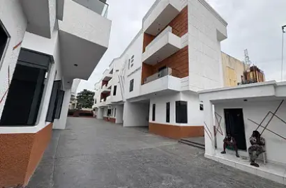 Semi-detached duplex for sale  Best Buy 4 Bedroom Semi Detached Duplex+ Pool Osapa, Lekki, Lagos