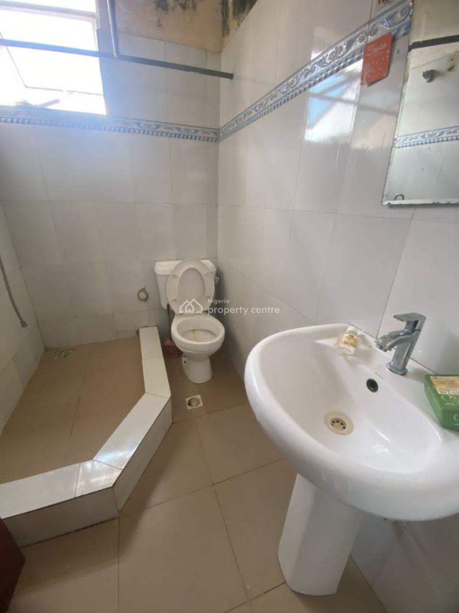 Self contain (single rooms) for rent