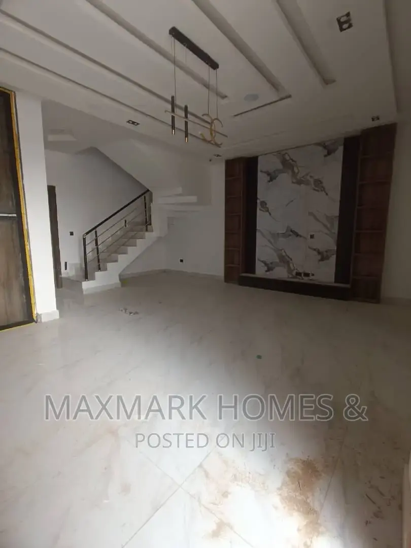 4bdrm Duplex in Orchid Road, Lekki for sale