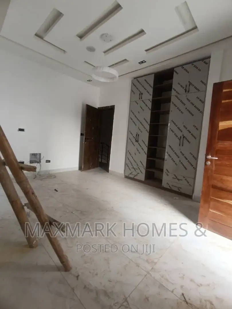 4bdrm Duplex in Orchid Road, Lekki for sale