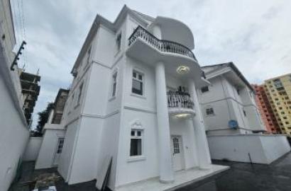 Luxury 4 Bedroom Detached Duplex With Pool In An Estate