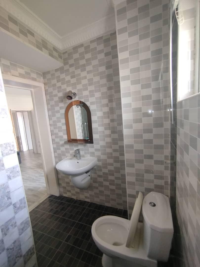 TO LET  Fully serviced 4 - Bedroom Penthouse Apartment (7th Floor)