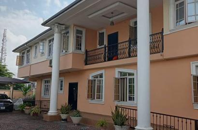 FOR SALE Description: 5 bedroom duplex with a room BQ Location: off Omorire Johnson Street, Lekki phase 1. Property on a 650 sqm.