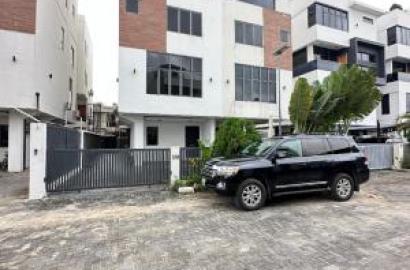 Exquisitely Detailed 5 Semi Detached With 2bq