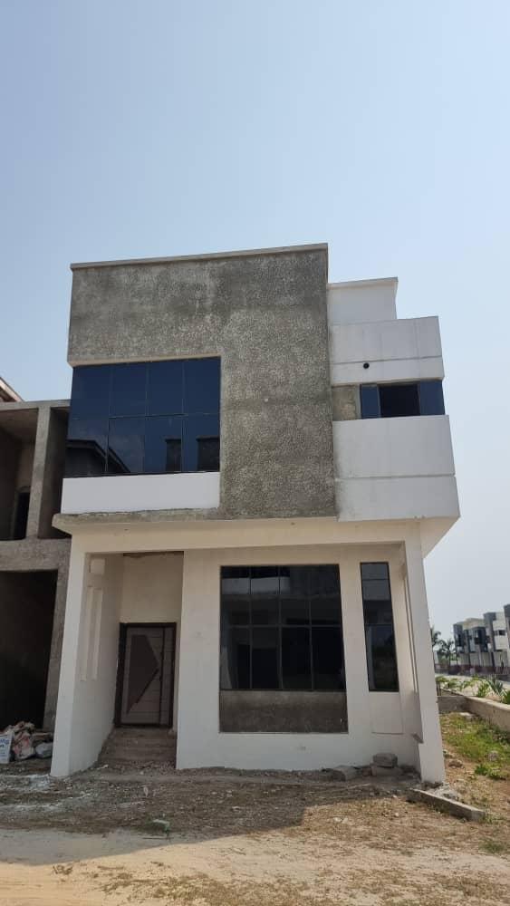 To Sell Brand New||3 Bedroom Terrace||BQ||Carcass