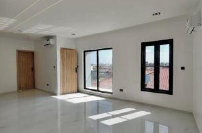 Contemporary 2 Bedroom Apartment With Pool, Gym