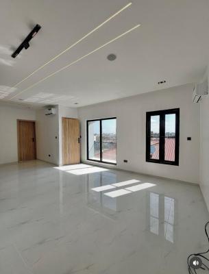 Contemporary 2 Bedroom Apartment With Pool, Gym
