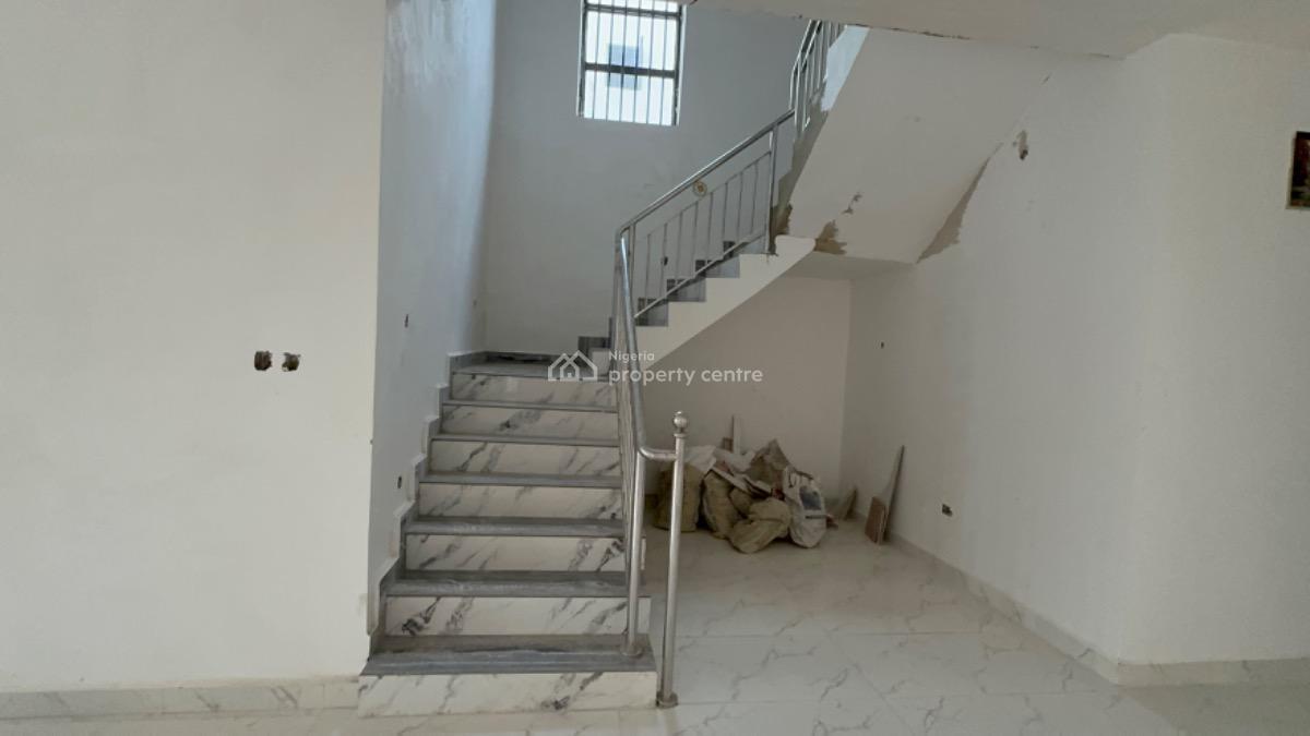 Solid Built 5 Bedroom Fully Detached Duplex In A Serene Environment