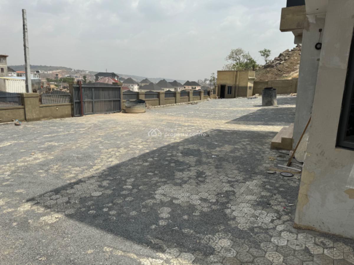 Solid Built 5 Bedroom Fully Detached Duplex In A Serene Environment