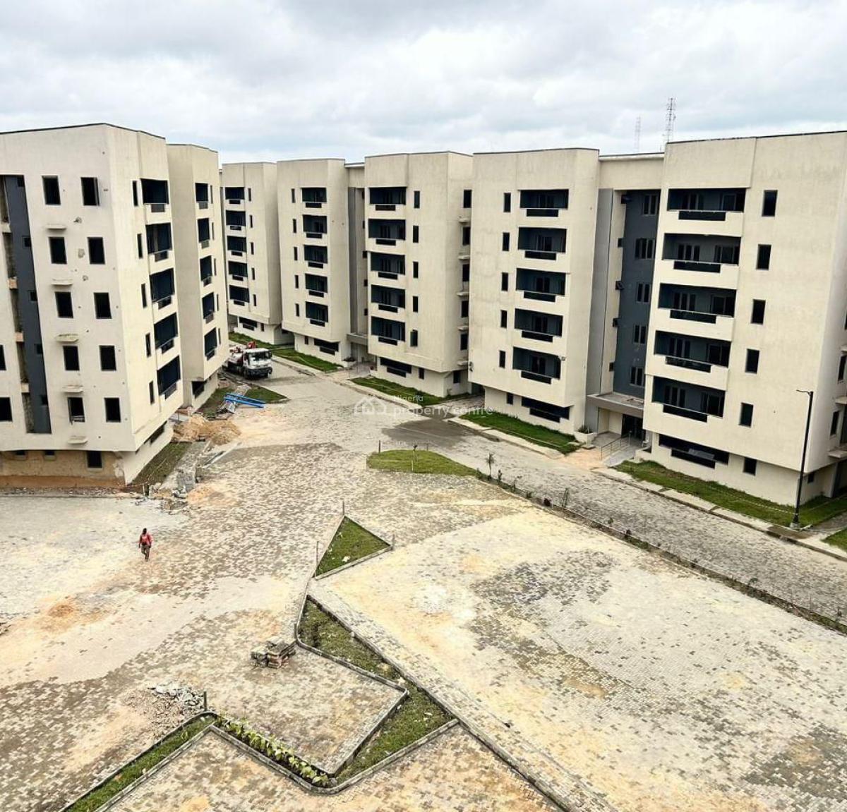 Luxury 2 Bedroom Apartments In A Serene Estate