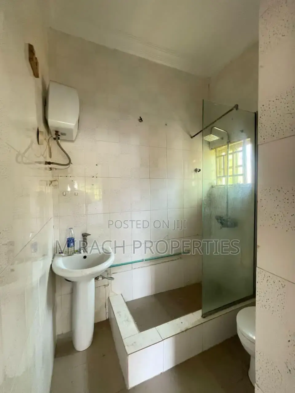 2bdrm Block of Flats in Chisco Ikate for rent