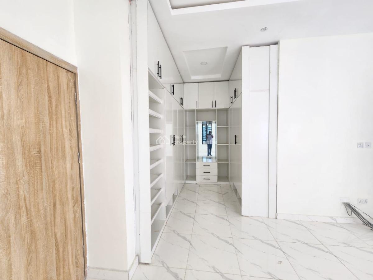 4 bedroom semi-detached duplex for sale