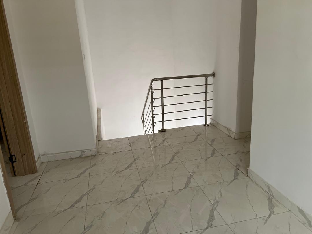 4 BedRoom in exclusive Florence court by vgc for rent