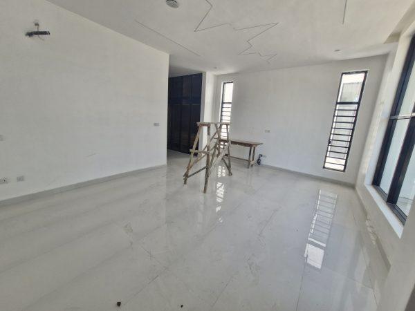 For Sale   5 BEDROOM FULLY DETACH DUPLEX WITH POOL  ,off Chevron drive, Lekki   ₦490,000,000