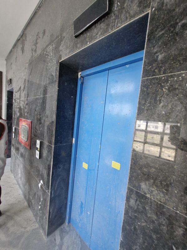 For Sale  SUPER LUXURY 3 BED WITH BQ, ELEVATOR, INFINITY POOL,  GYM ETC   Lekki Phase 1  ₦620m