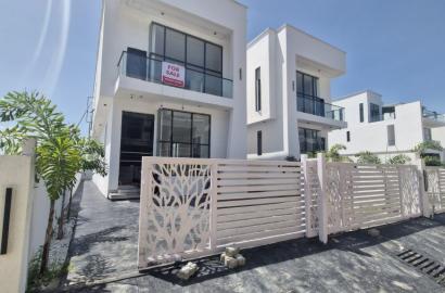 For Sale   5 BEDROOM FULLY DETACH DUPLEX WITH POOL  ,off Chevron drive, Lekki   ₦490,000,000