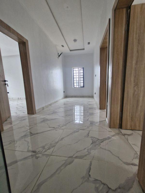 SPACIOUS 3 BED TERRACE WITH BQ Ikota Lekki  ₦170,000,000