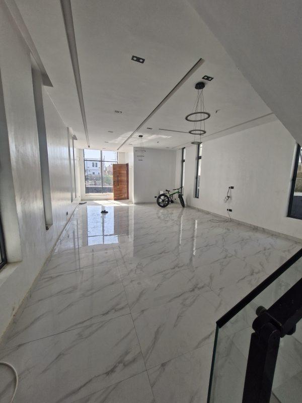 5 BED FULLY DETACH DUPLEX  Off addo road, Ajah   ₦200,000,000