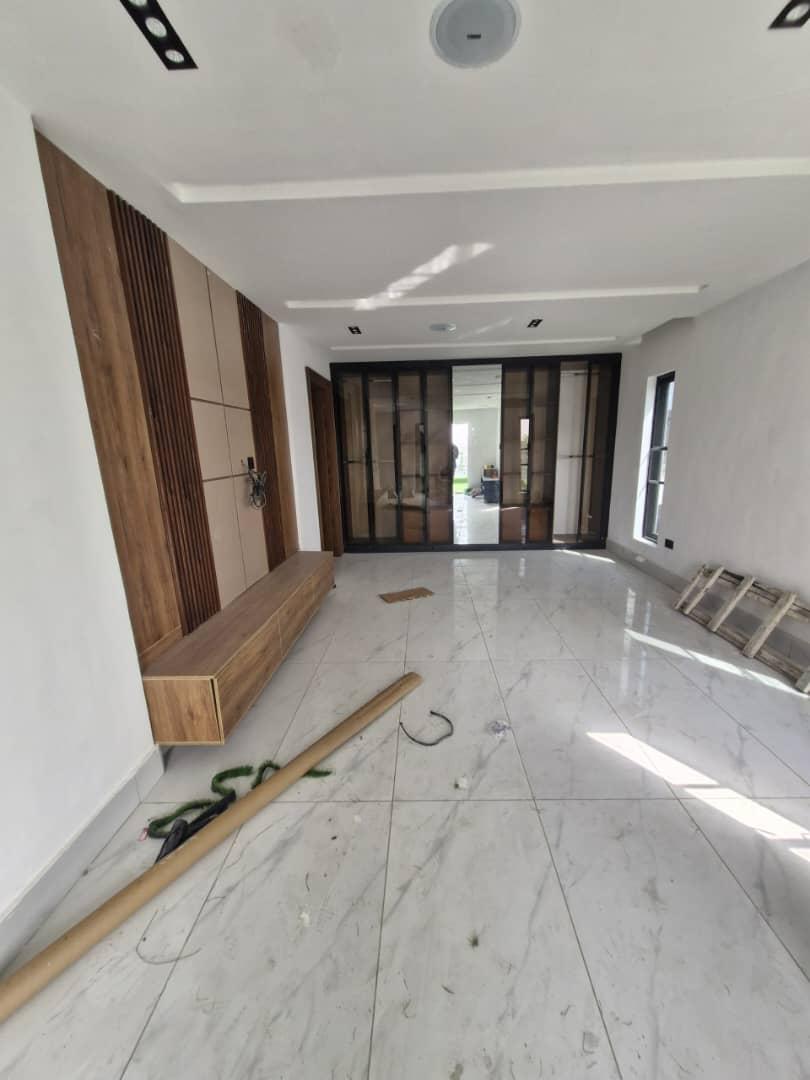 5 BEDROOM FOR SALE AGUNGI LEKKI