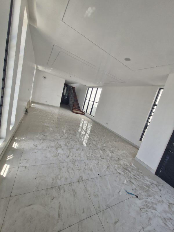 For Sale   5 BEDROOM FULLY DETACH DUPLEX WITH POOL  ,off Chevron drive, Lekki   ₦490,000,000