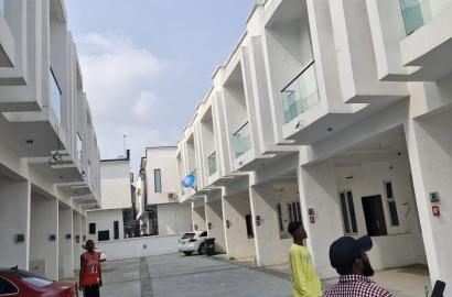 3 BED TERRACE DUPLEX   ORCHID ROAD  Lekki.  ₦90m net