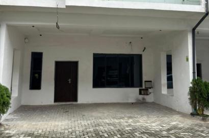 4 bedroom terrace Location: ikota GRA  Asking Price:  90 million