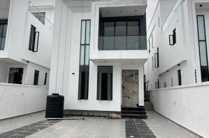 Contemporary 5 Bedroom Detached Duplex  For sale   📍 Lekkiphase1 Lekki , Lagos
