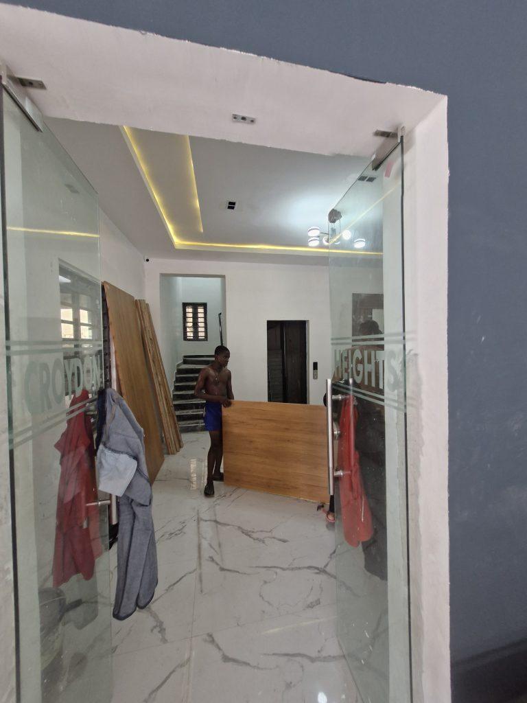 3 and 2 BED APARTMENT WITH ELEVATOR & POOL  Lekki Phase 1  3 bedroom-- 300m  2 bedroom-- 275m