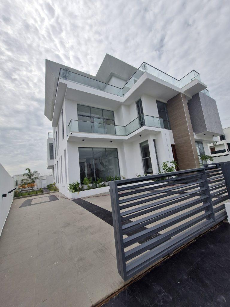 5 BEDROOOM MANSION  FOR SALE  Osapa London, Lekki   ₦1,7B