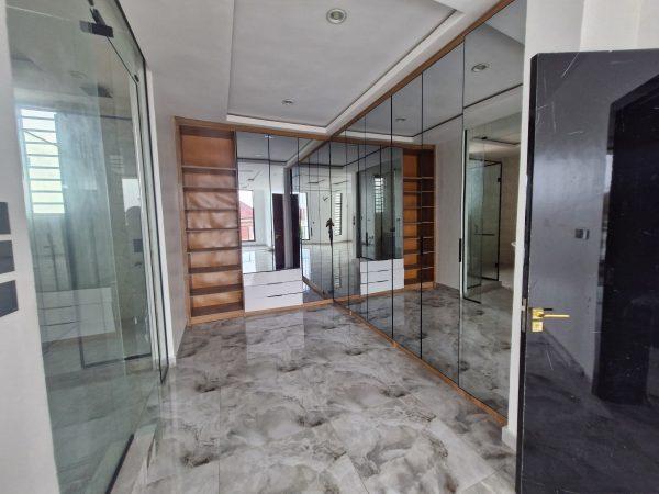 MASSIVE 5 BED FULLY DETACH WITH POOL   Osapa London, Lekki, Lagos  550M