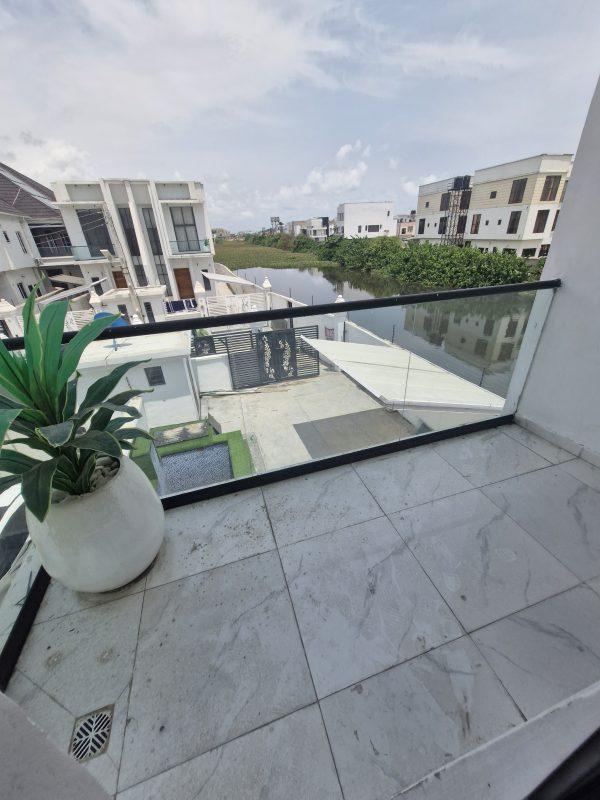 4 FULLY DETACHED DUPLEX WITH POOL  Orchid road, lekki  ₦250,000,000