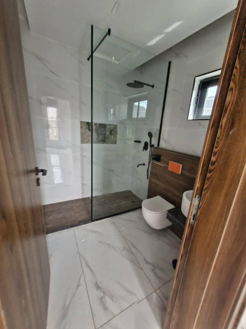 5 BEDROOM FOR SALE AGUNGI LEKKI