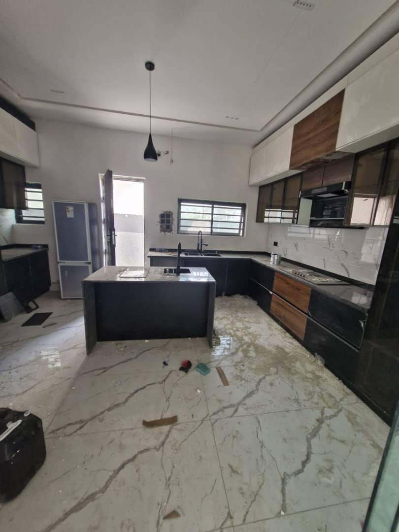 5 BEDROOM FOR SALE AGUNGI LEKKI