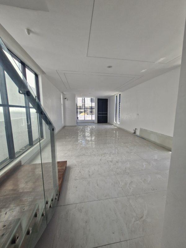 For Sale   5 BEDROOM FULLY DETACH DUPLEX WITH POOL  ,off Chevron drive, Lekki   ₦490,000,000