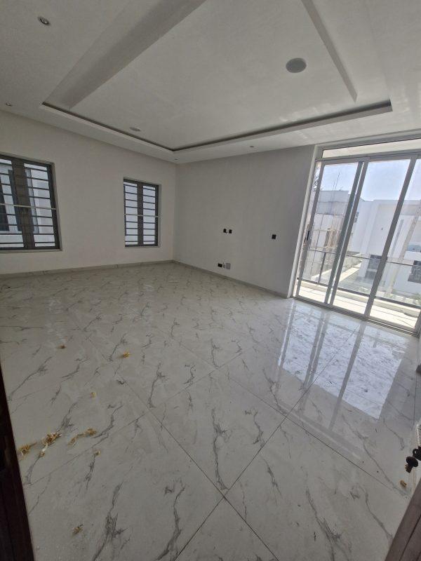 5 BED FULLY DETACH DUPLEX WITH POOL Ikota, Lekki   ₦400,000,000