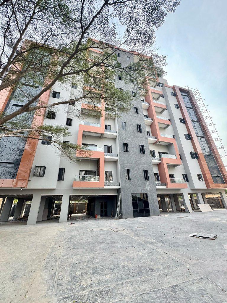 For Sale  3 BEDROOM LUXURY FLAT WITH BQ (SECONDARY SALE).   Victoria Island, lagos    ₦700m  all rooms ensuite