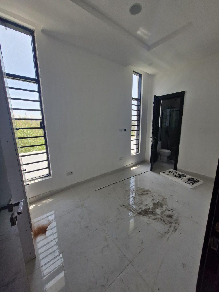 For Sale   5 BEDROOM FULLY DETACH DUPLEX WITH POOL  ,off Chevron drive, Lekki   ₦490,000,000
