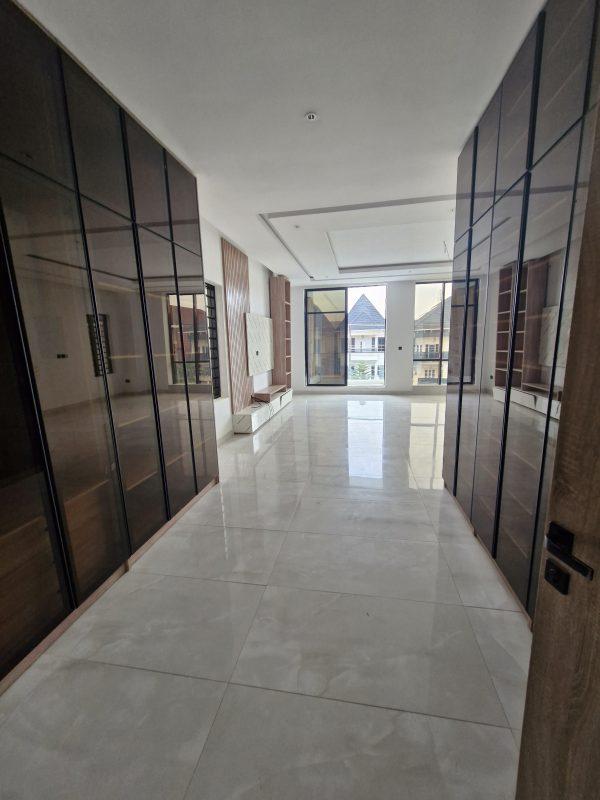 For Sale  BRAND NEW 5 BED MODERN DESIGNED DUPLEX WITH BQ  Osapa london, Lekki   ₦360,000,000