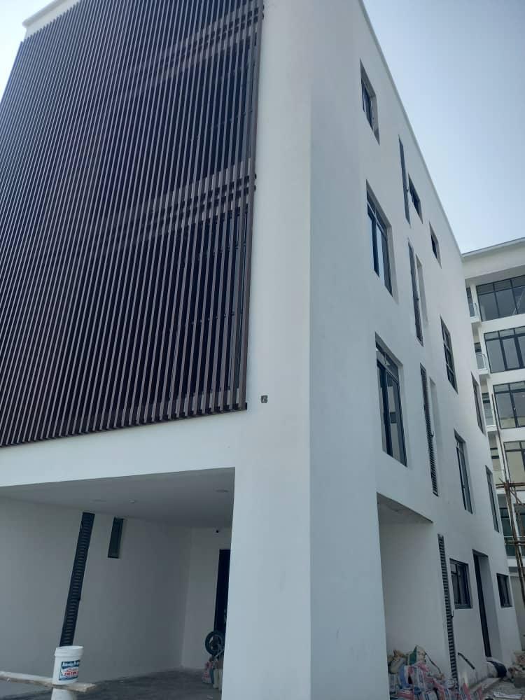fully detached houses in Banana Island, Ikoyi for letting  Features: - 5 bedrooms all en-suite  $180,000 per annum per house