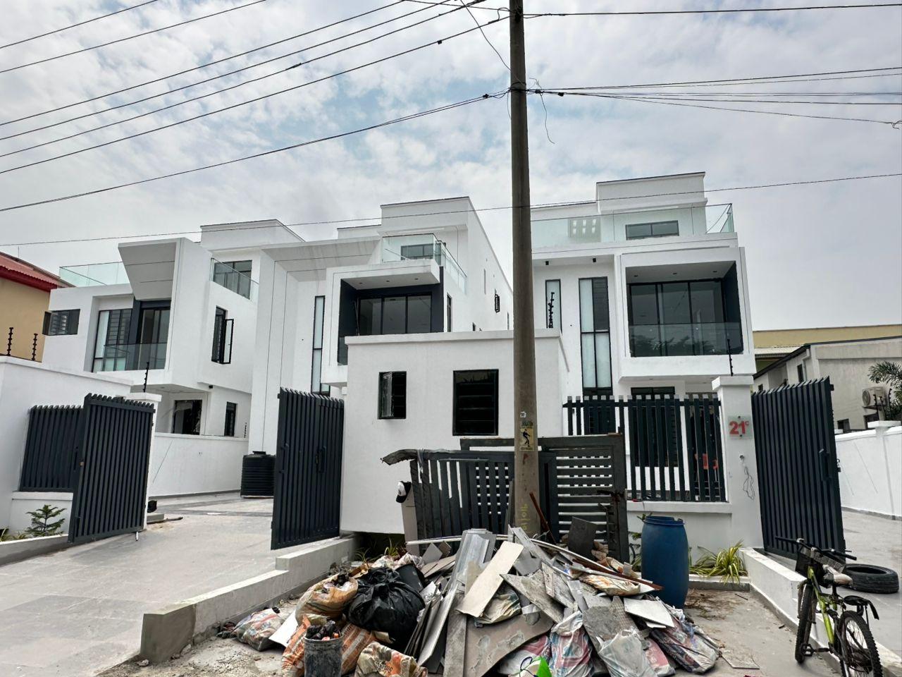 Contemporary 5 Bedroom Detached Duplex  For sale   📍 Lekkiphase1 Lekki , Lagos