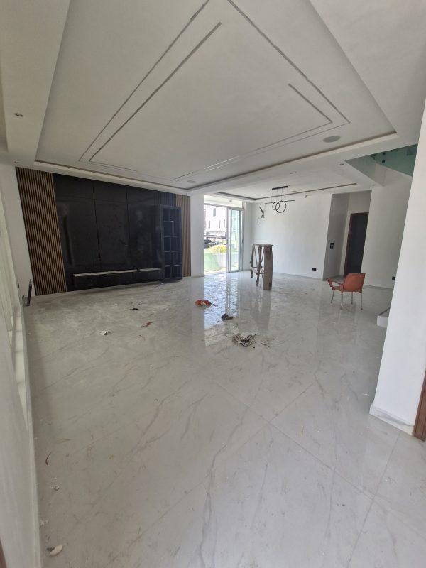 5 BED FULLY DETACH DUPLEX WITH POOL Ikota, Lekki   ₦400,000,000
