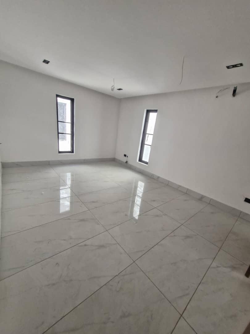 5 BEDROOM FOR SALE AGUNGI LEKKI