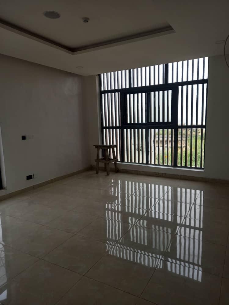 fully detached houses in Banana Island, Ikoyi for letting  Features: - 5 bedrooms all en-suite  $180,000 per annum per house