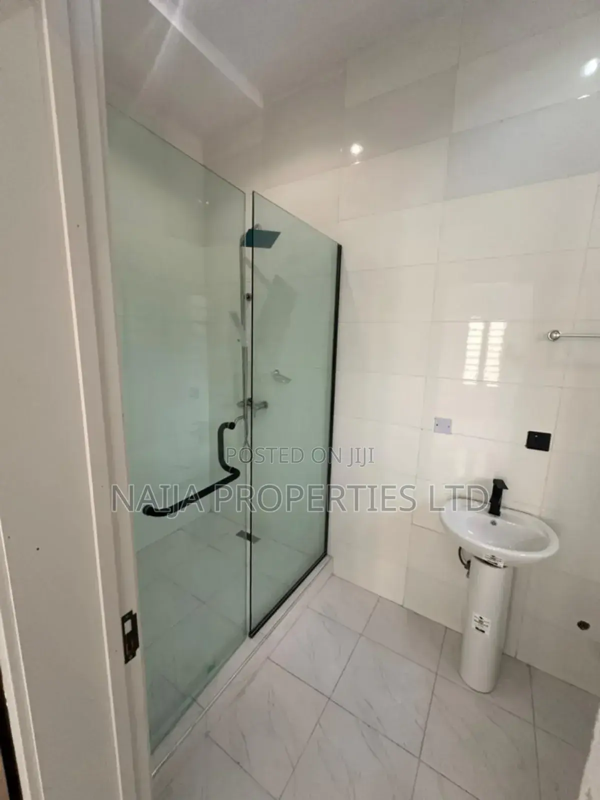 5bdrm Duplex In Lekki County For Sale