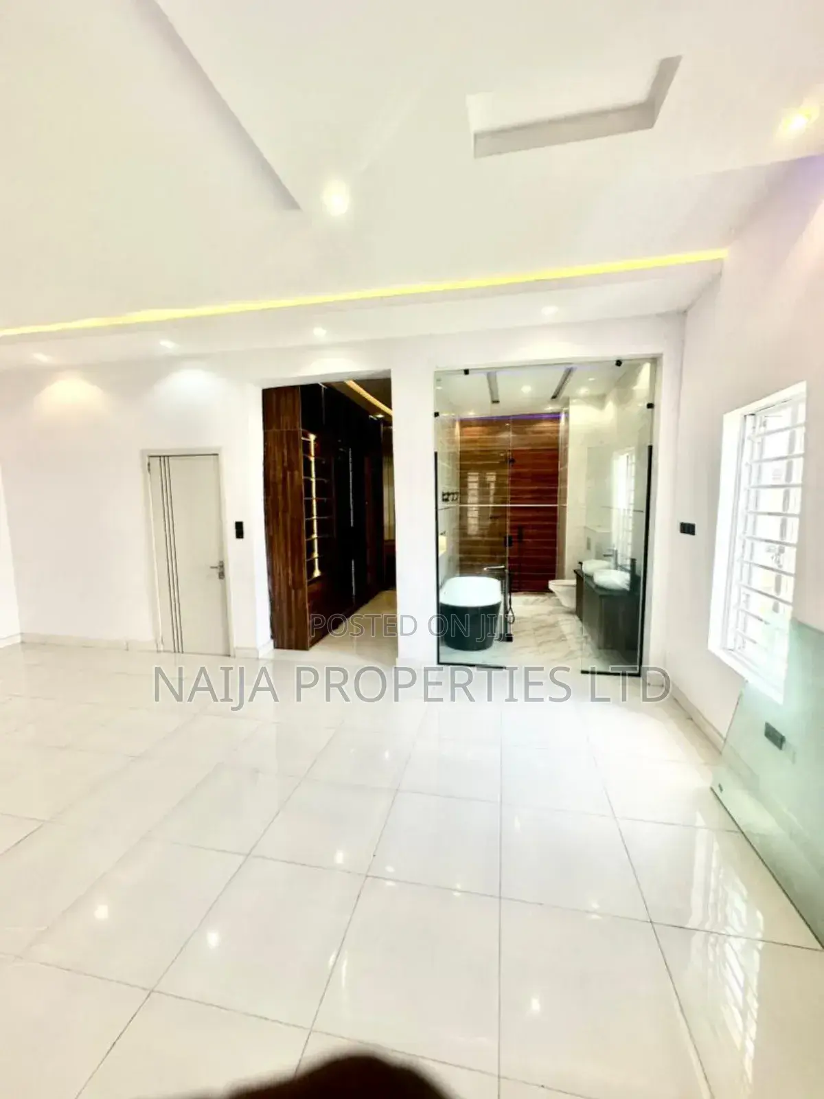 5bdrm Duplex In Lekki County For Sale