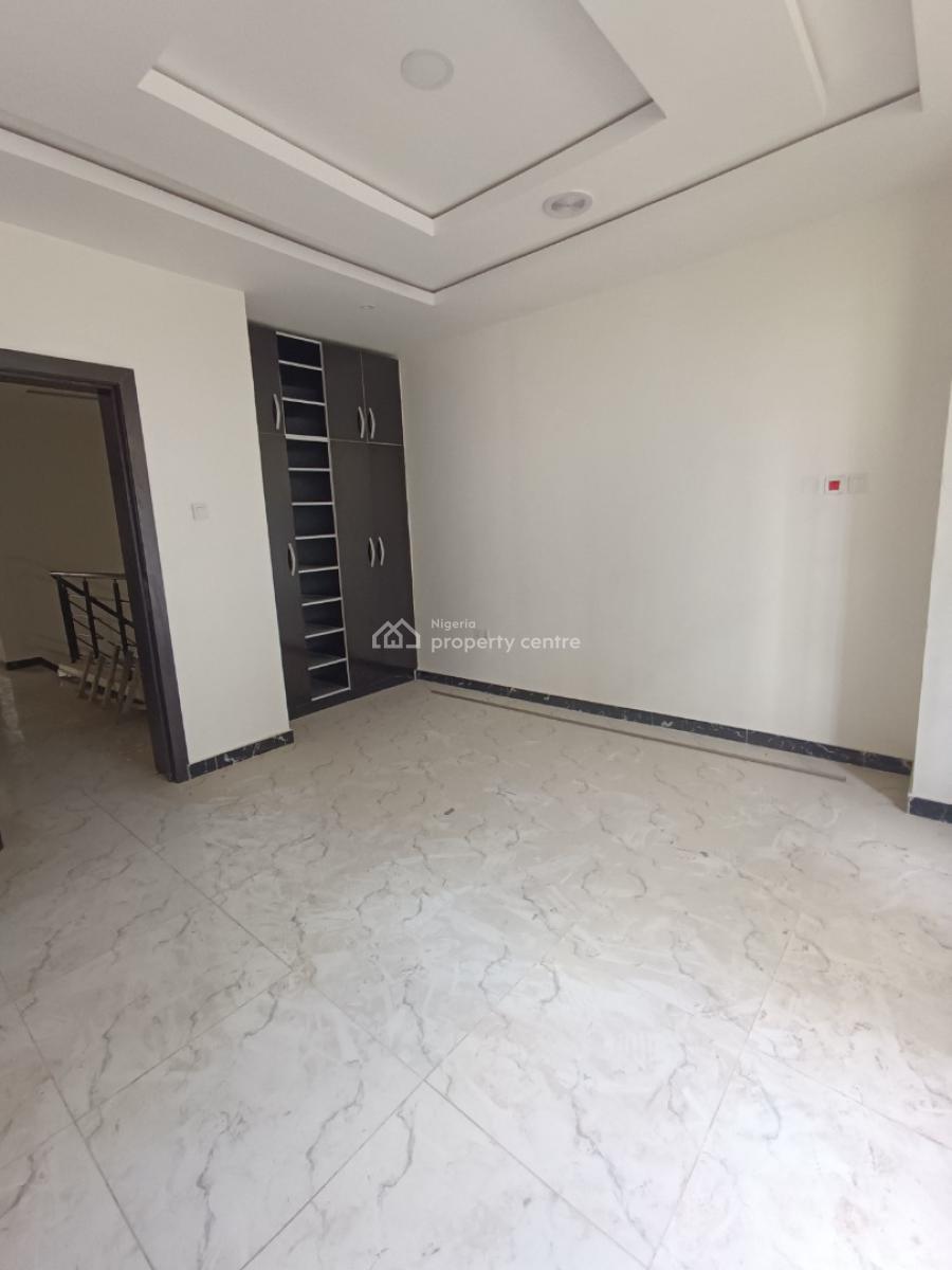 4 bedroom semi-detached duplex for rent