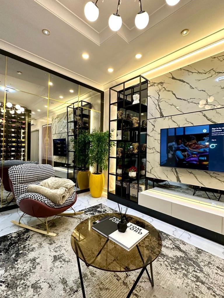 Treat yourself to a relaxing and heartfelt experience in our luxury 1 Bedroom Shortlet Apartment.