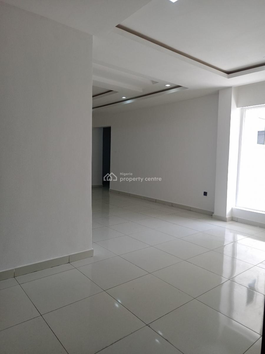 3 Bedroom Luxury Built Apartment With Bq