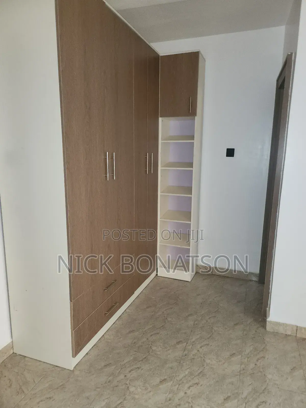 4bdrm Duplex in Brains And Hammers for rent